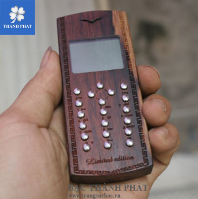 Điện thoại vỏ gỗ phím bạc MB040